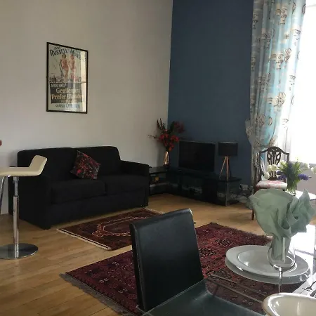 Chez Josephine Apartamento *